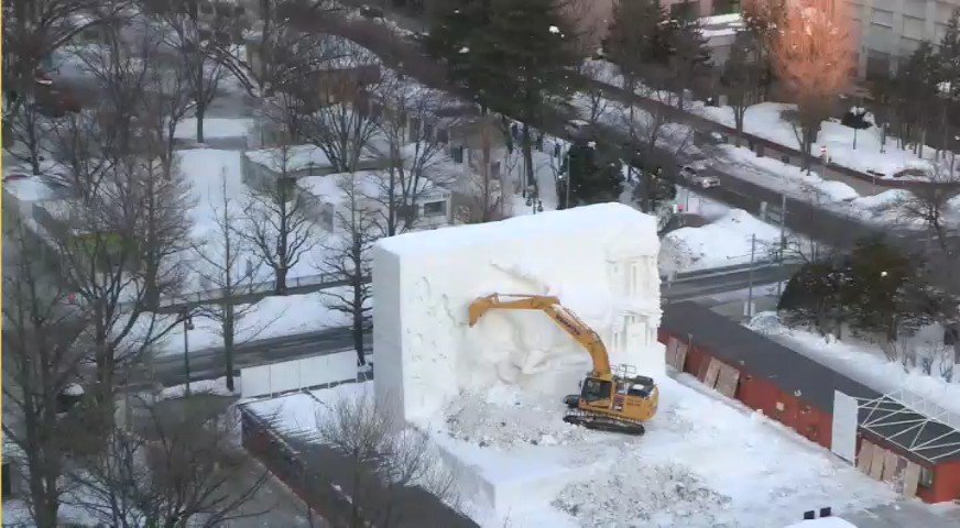 さっぽろ雪まつりの雪像取り壊し始まる＿来場者数は約254万人で前回比109%＿大通・つどーむ両会場ともに増加
