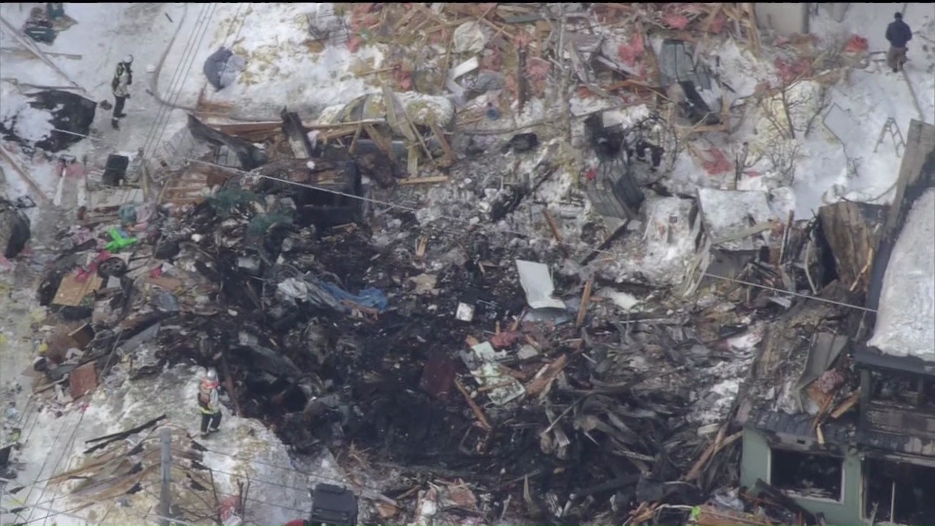 爆発を伴う火災で1人が死亡・男女4人がケガ