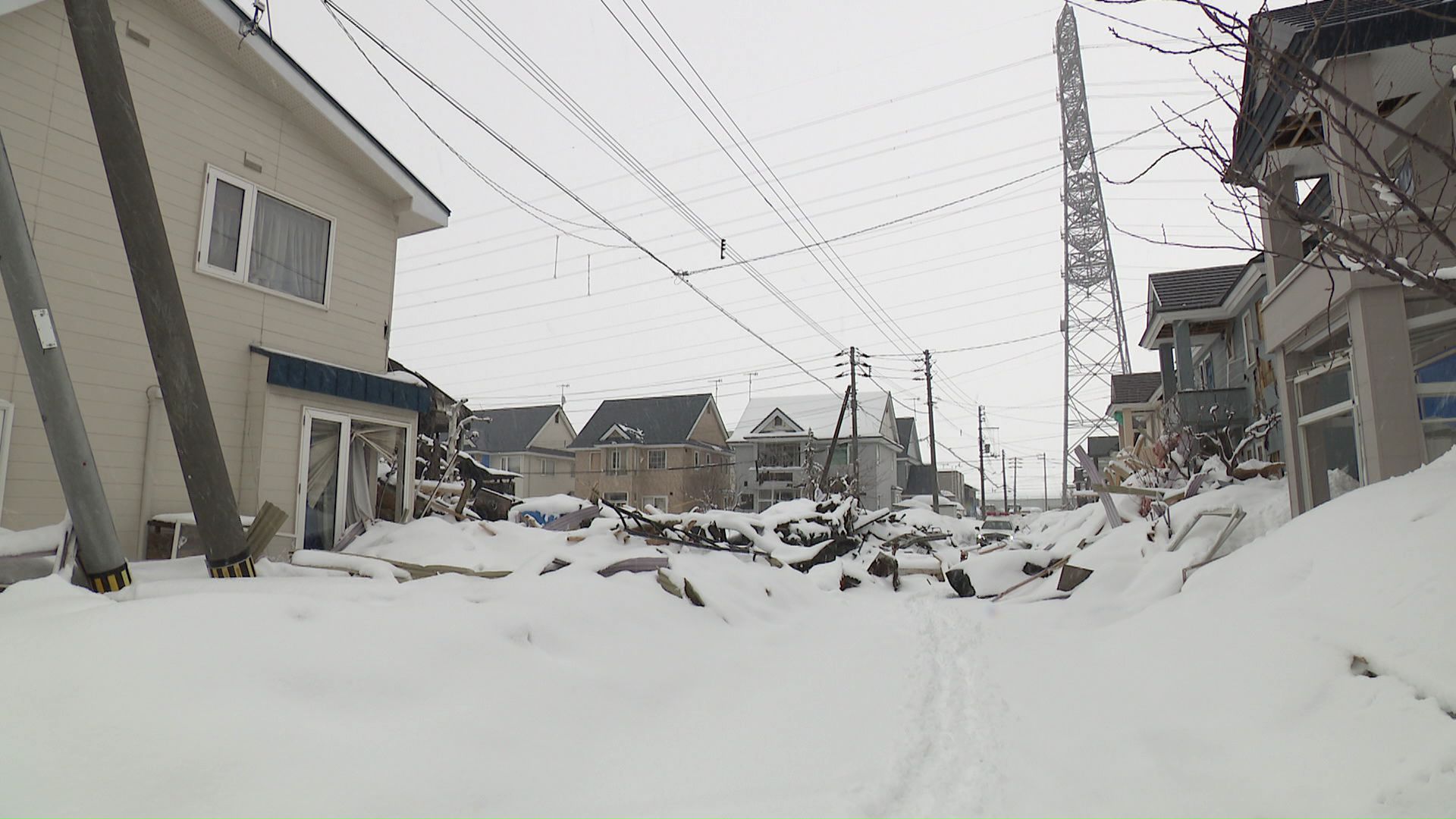 現場周辺では建物71棟に被害