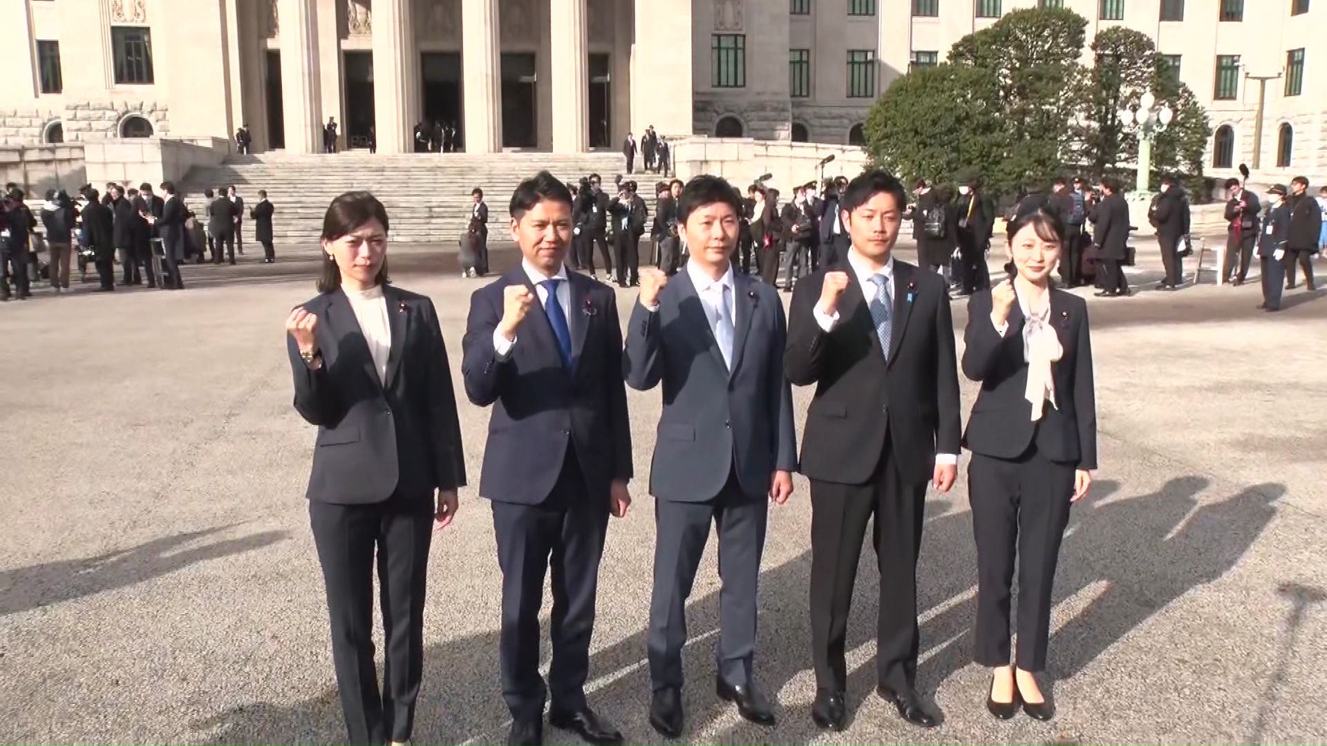 自民党の新人議員5人が初登院