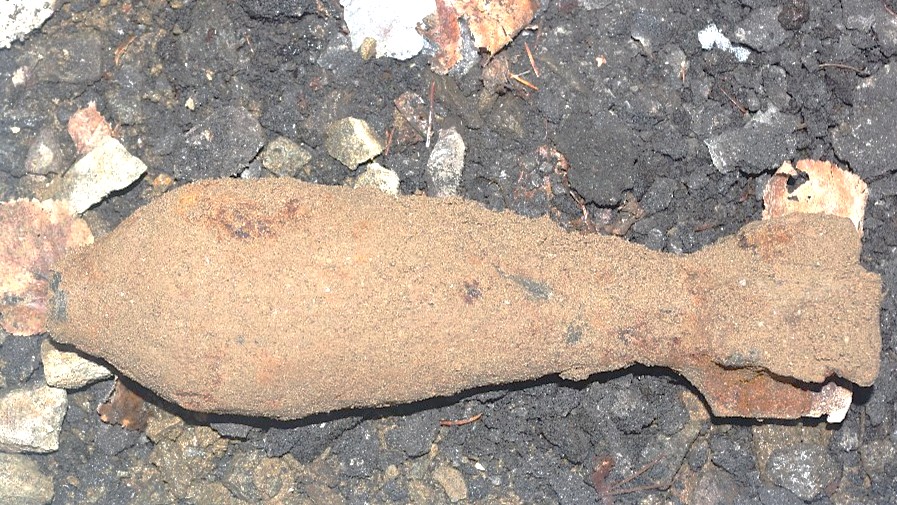 発見された防弾のような物体(提供:道警)