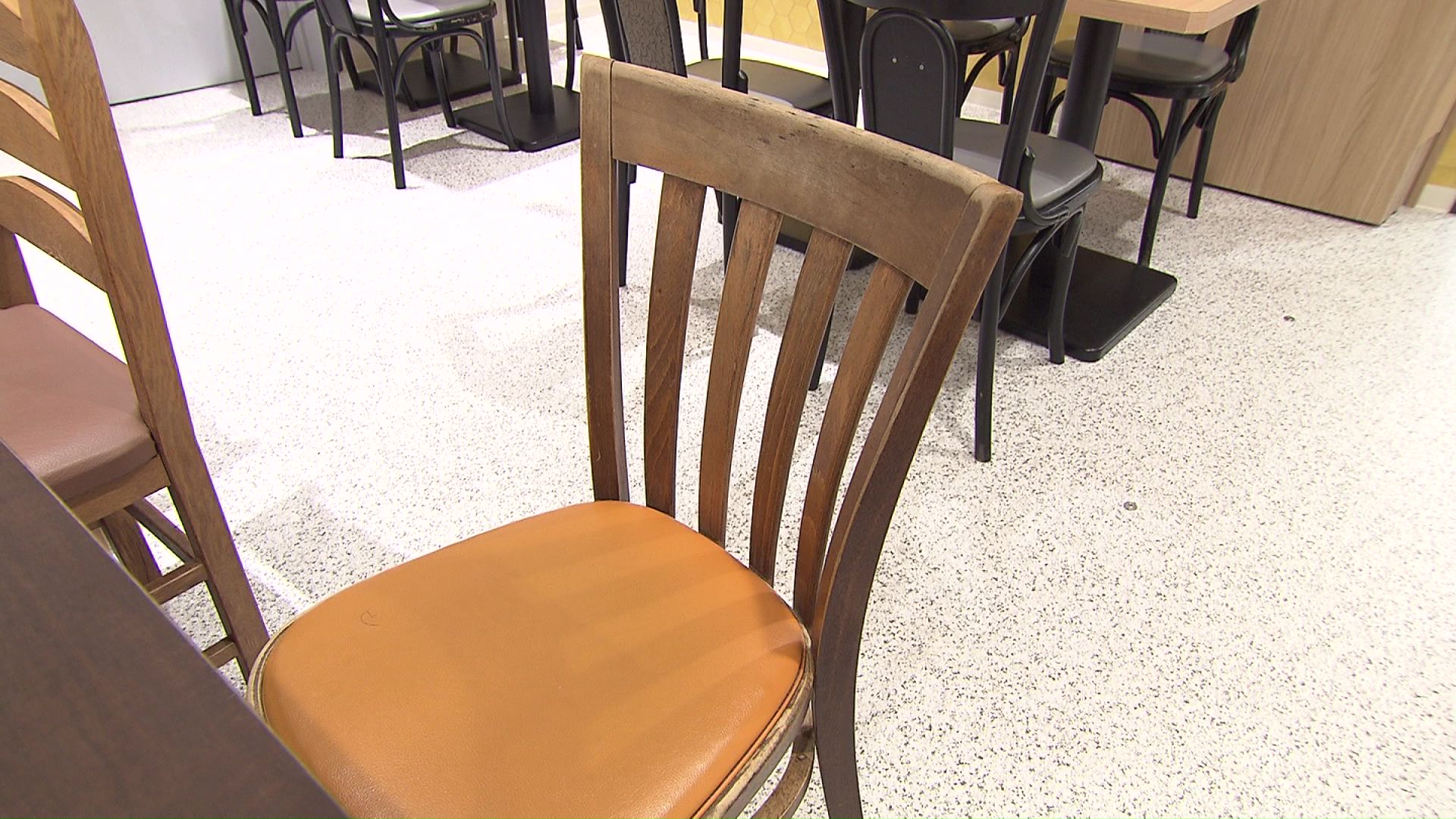 旧本店で使っていた椅子