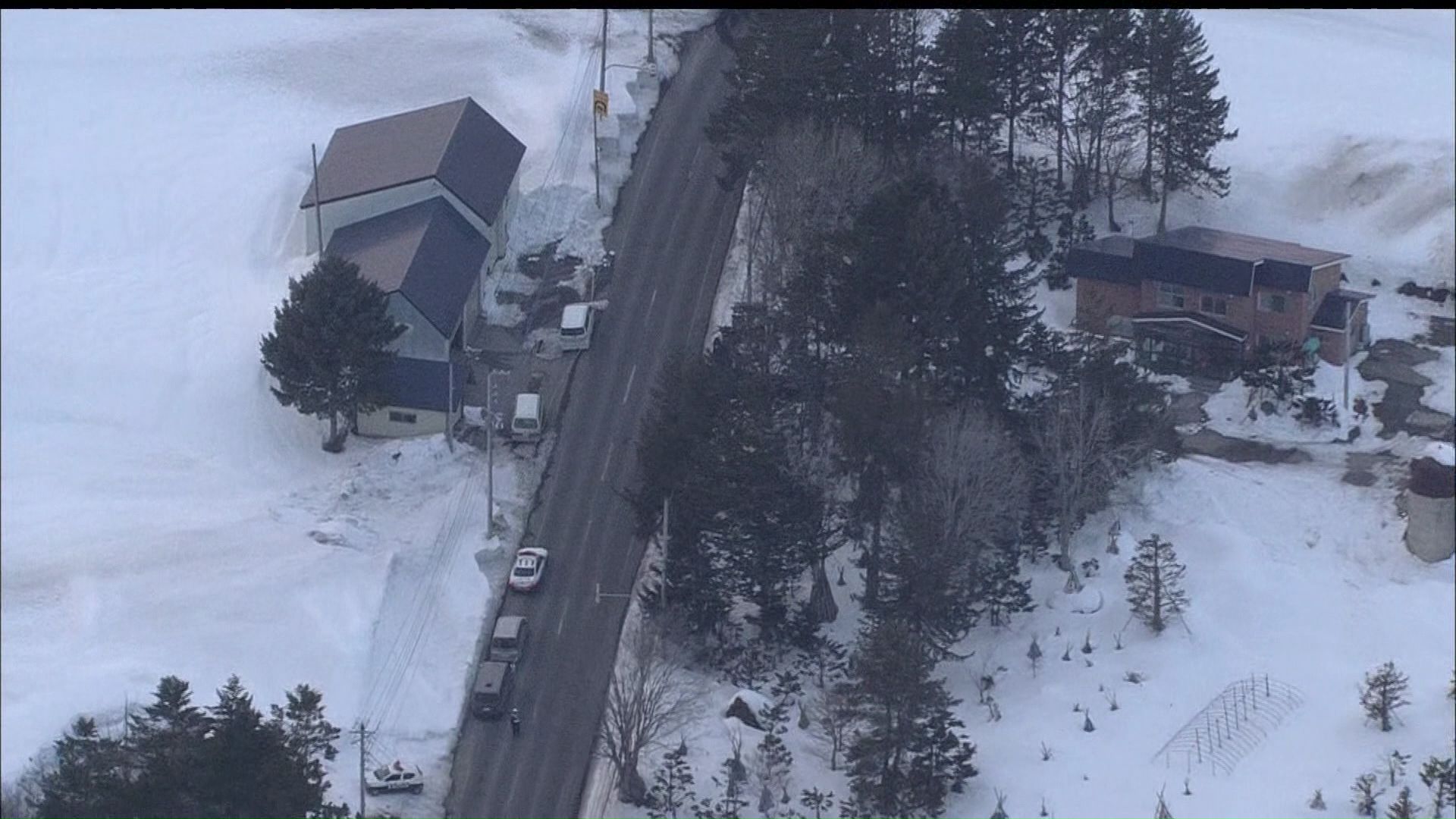 蘭越町湯里付近の路上で70代の男性が刃物のようなもので刺される