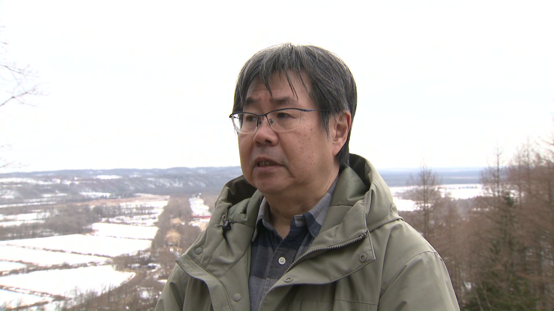 タンチョウ撮影スポットが壊されることを懸念する男性