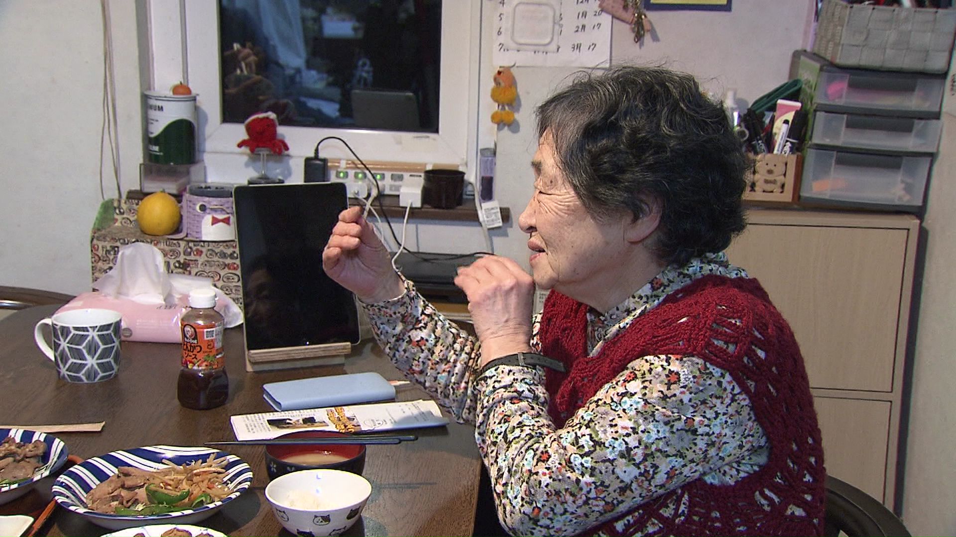 母親の利恵子さんは耳の聞こえないろう者