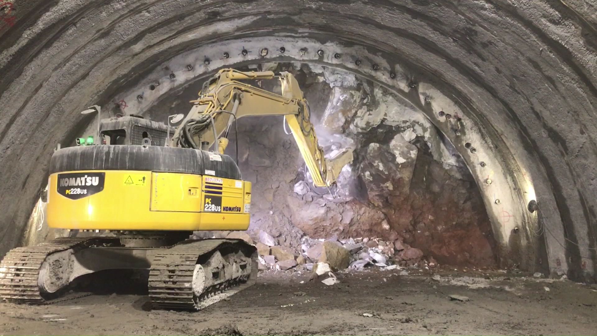 難航する工事(提供:JRTT鉄道・運輸機構)