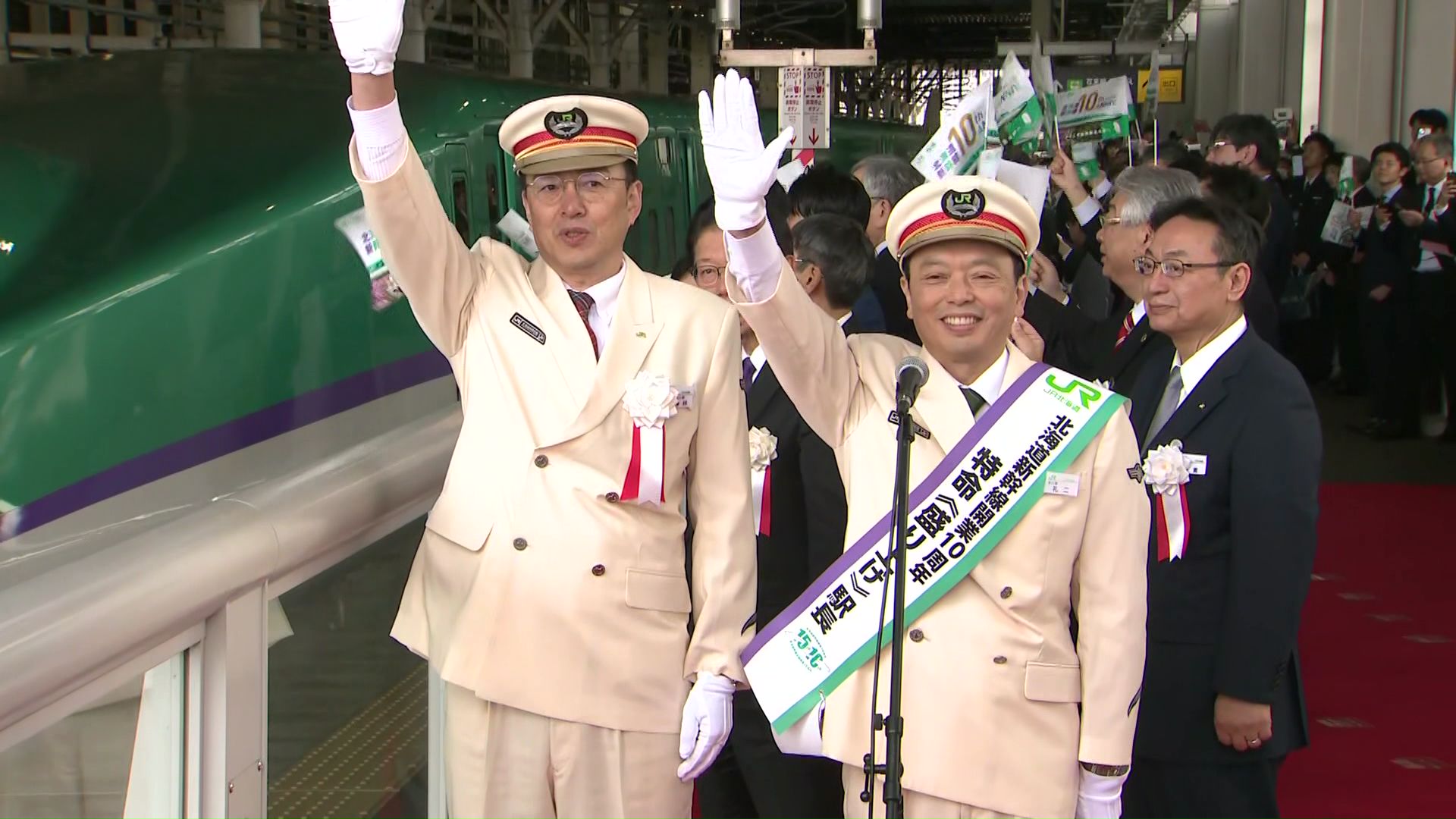 セレモニーに登場した中川家礼二さん