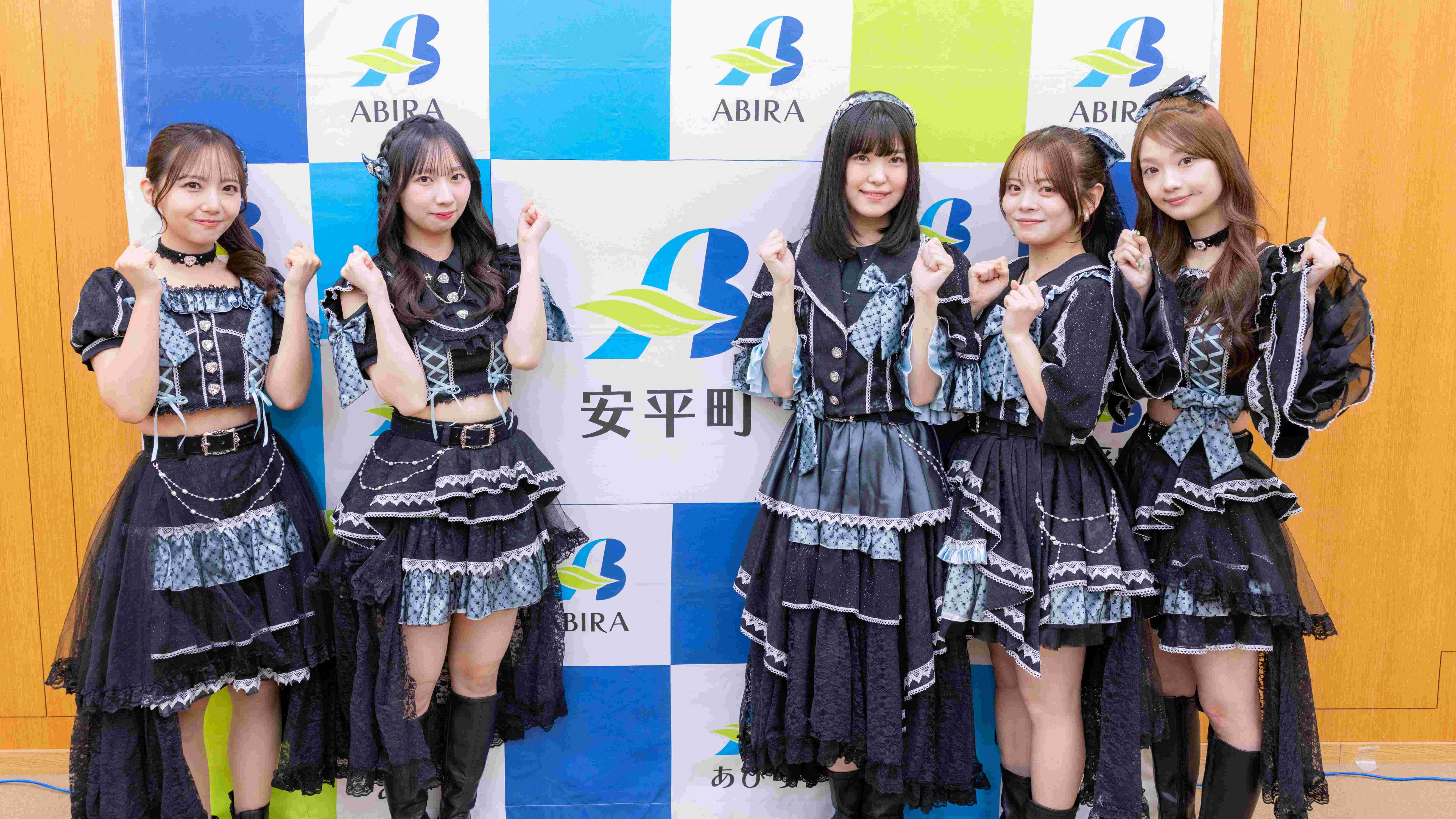 タイトル未定(右から)山下彩耶さん、阿部葉菜さん、冨樫優花さん、谷乃愛さん、多田萌加さん(提供 TSUIMA)