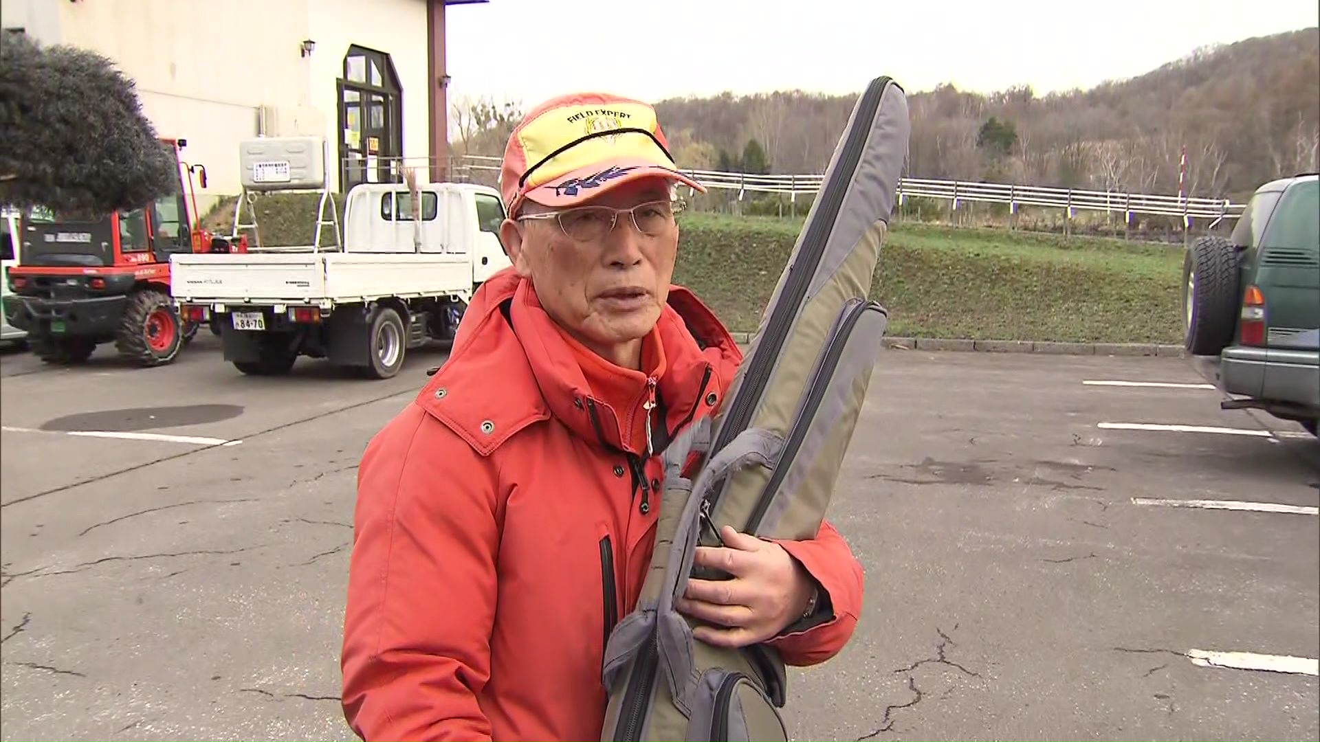 猟銃返還後、初めてクマの見回りに行く池上治男さん