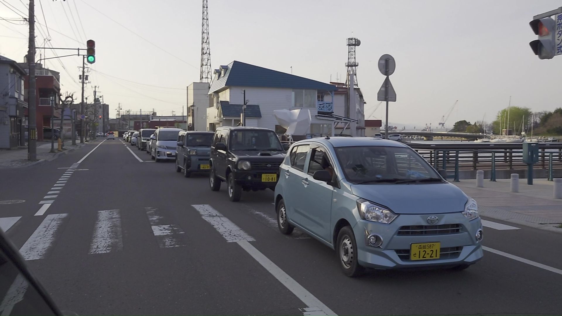 避難する車で渋滞（函館市）