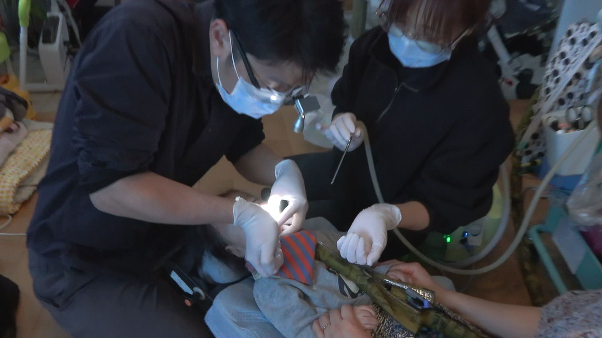 乳歯を抜く様子