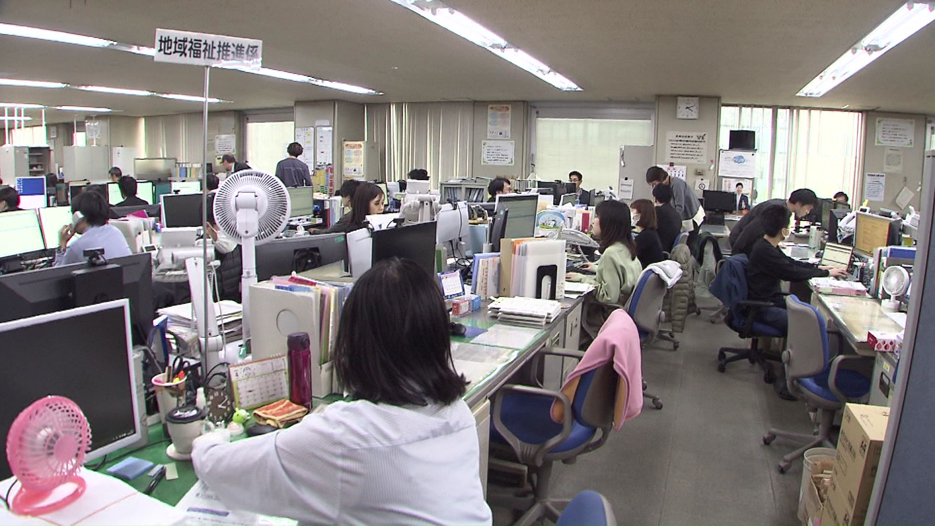 職員数が増加し仕事場に狭さを感じる