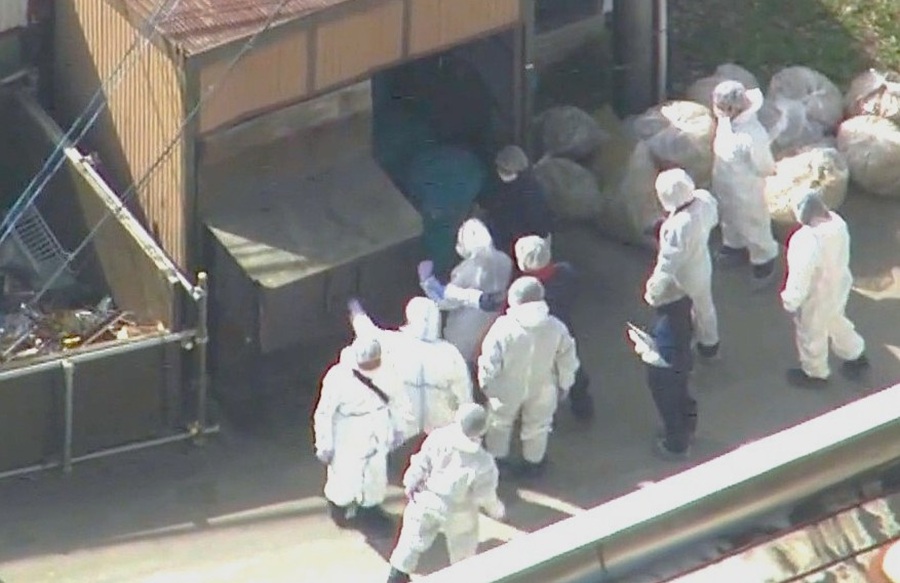 警察が園内の焼却炉などを捜査
