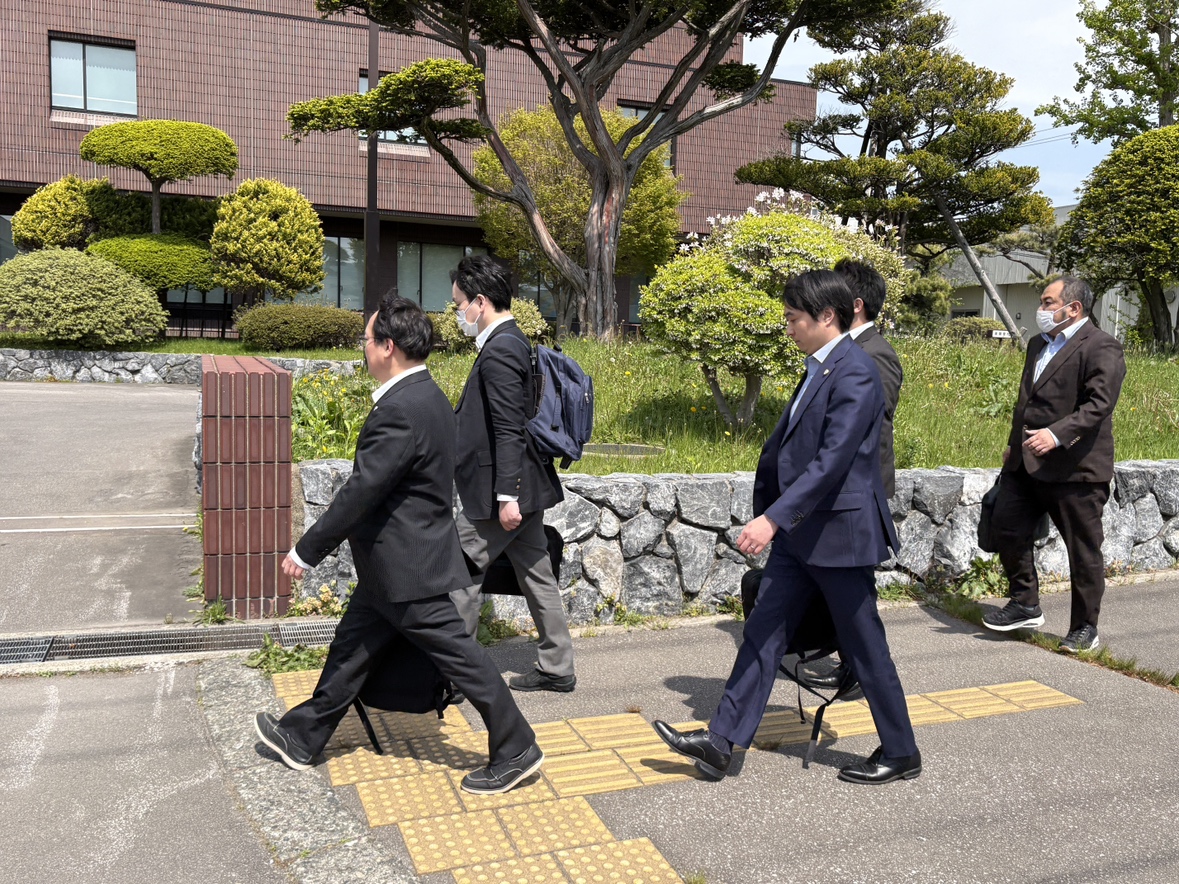 弁護士が函館地方裁判所へ提訴