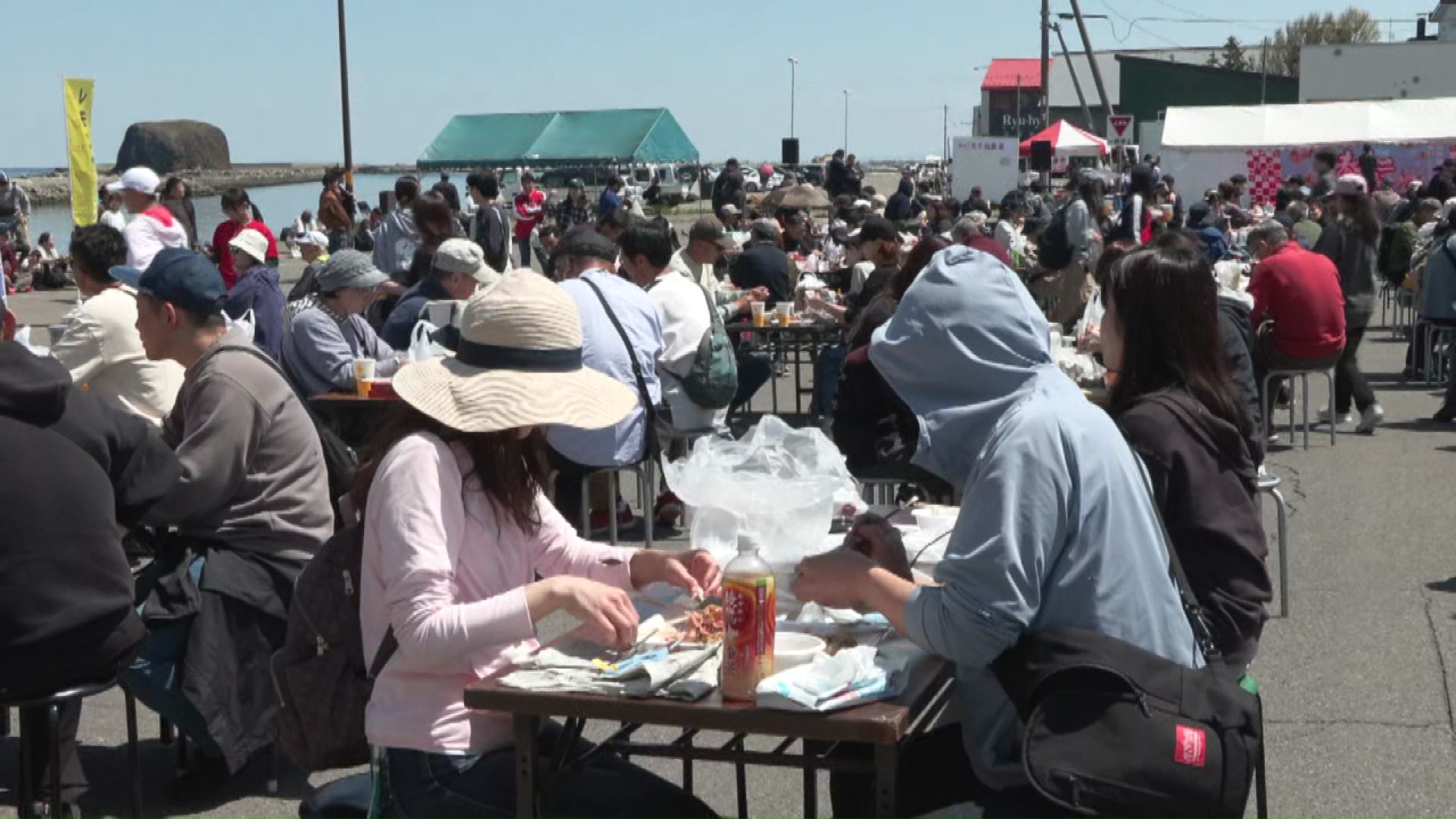 会場では毛ガニが浜値で限定販売