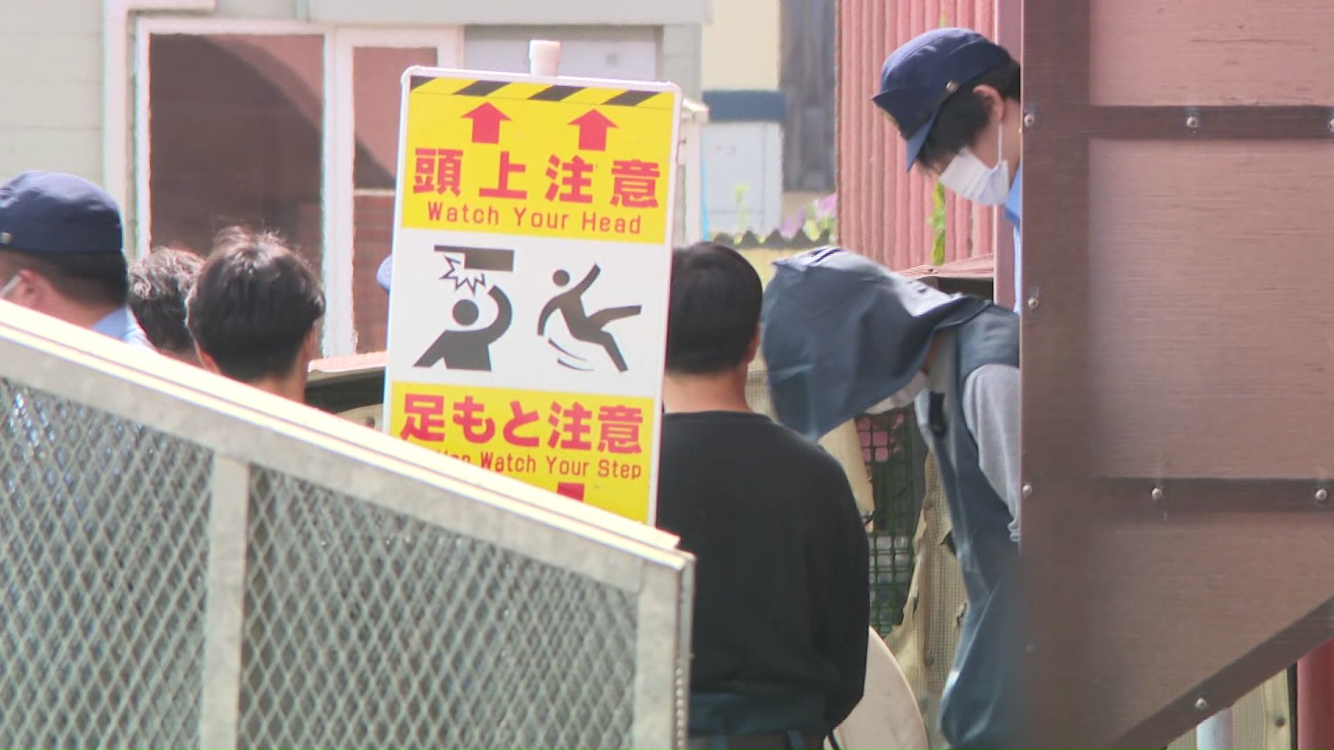 送検される鈴木達也容疑者