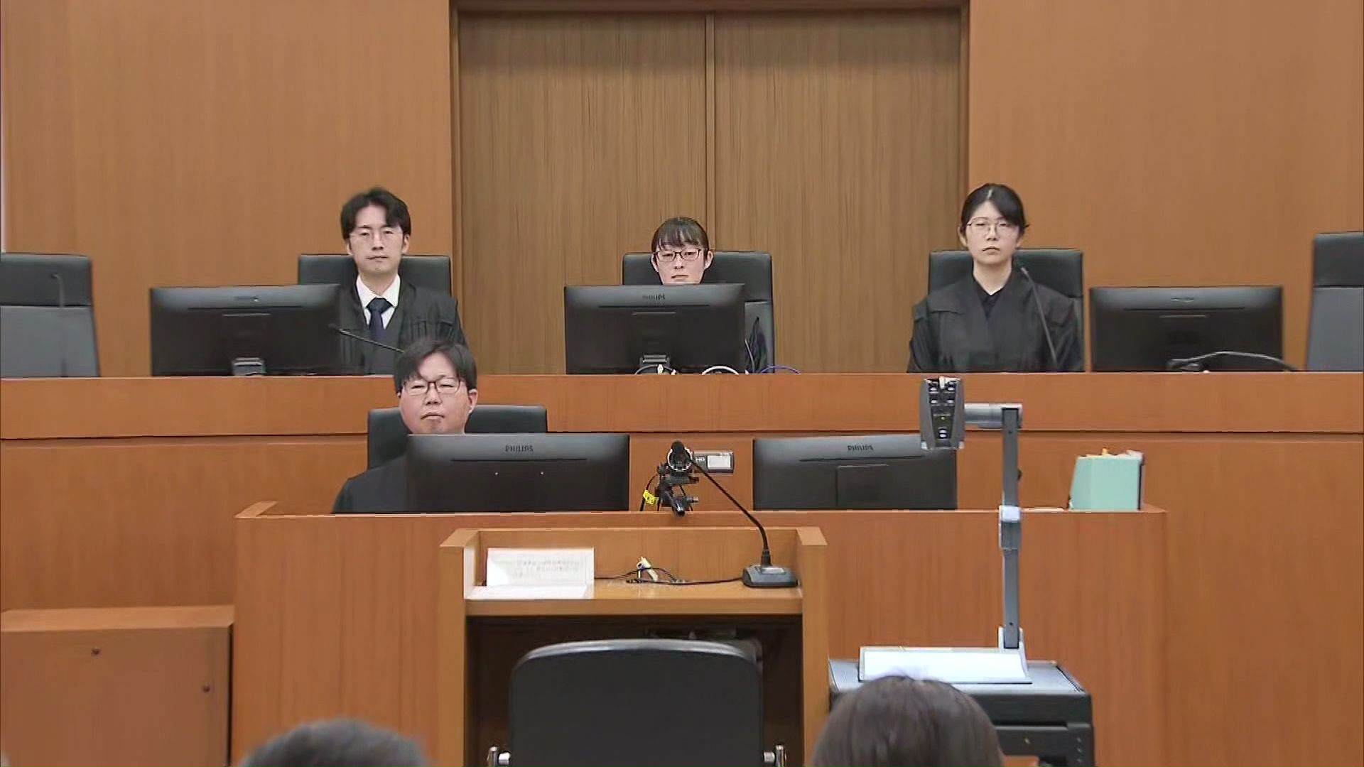 6月4日の裁判で、内田被告は遺族席にむけ頭を下げた