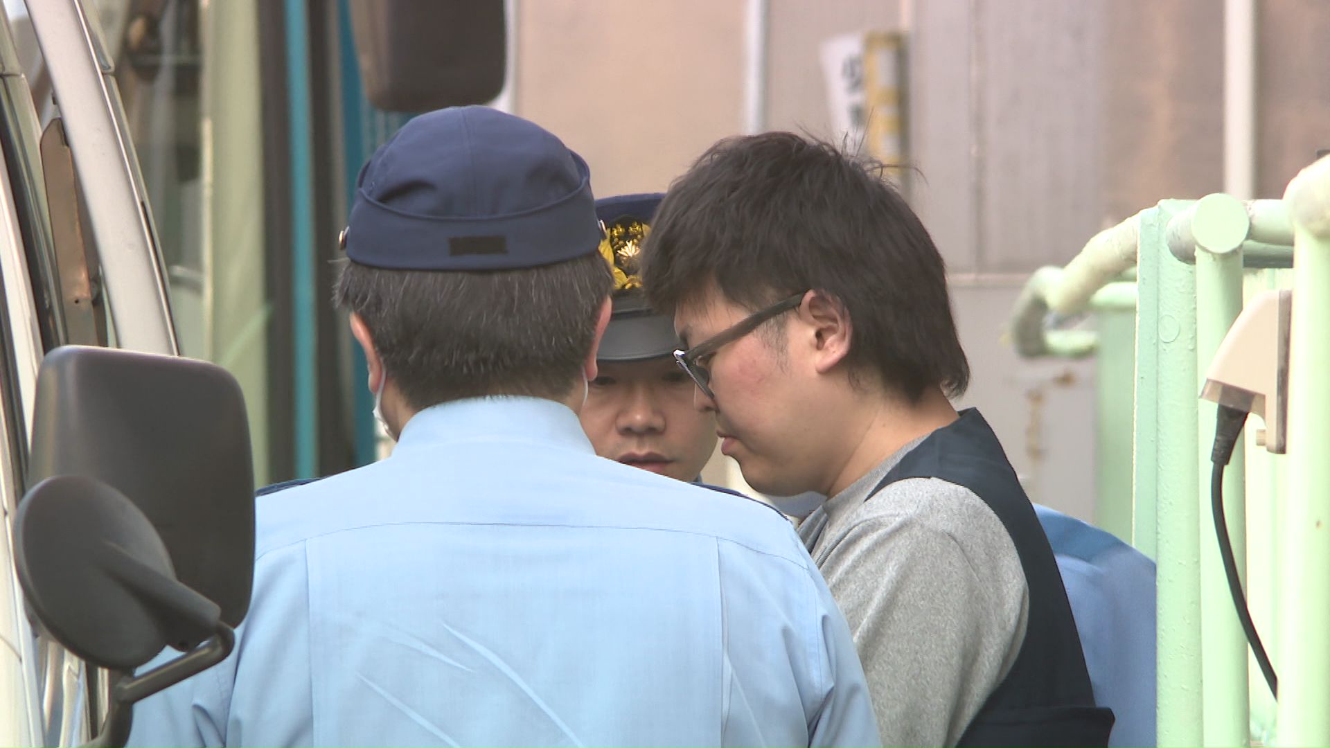 北海道警釧路署から送検される阿部被告(5月22日)