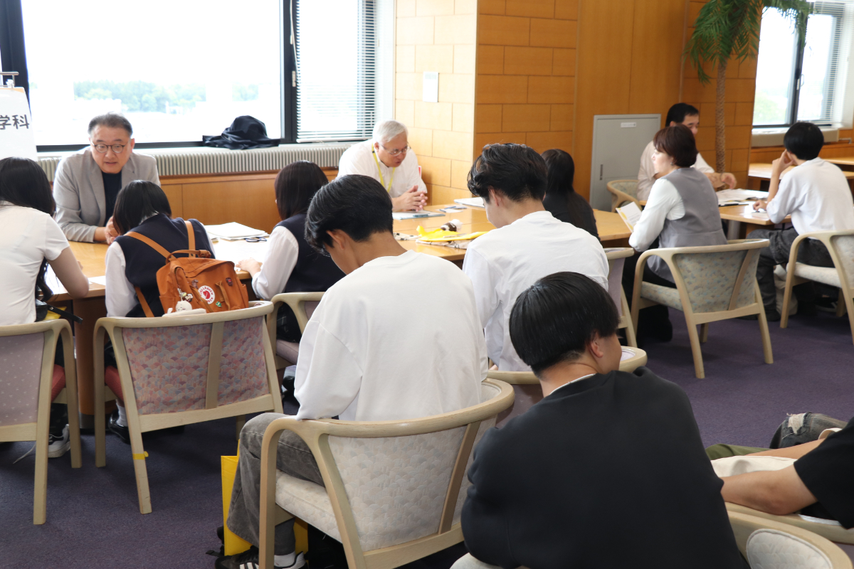 個別相談ブースでの相談（提供：札幌学院大学）