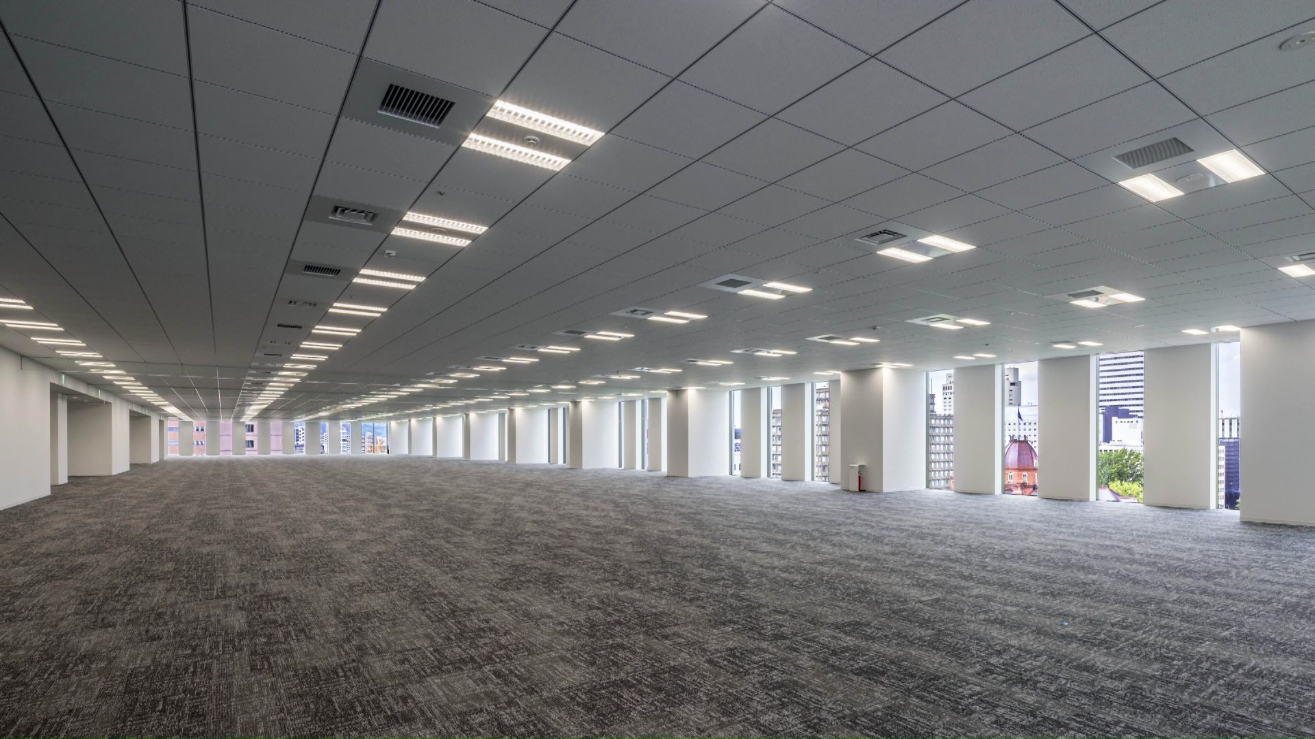 中層階はオフィスフロアとなっている(提供:NTT都市開発)