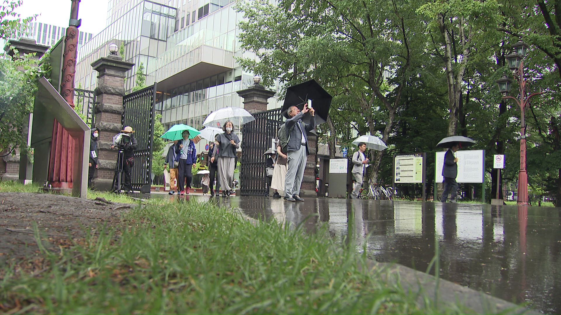 赤れんが庁舎には連日、多くの観光客が訪れている
