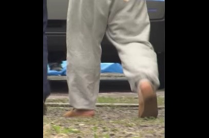 送検される当時17歳の少年（2024年10月 江別署）