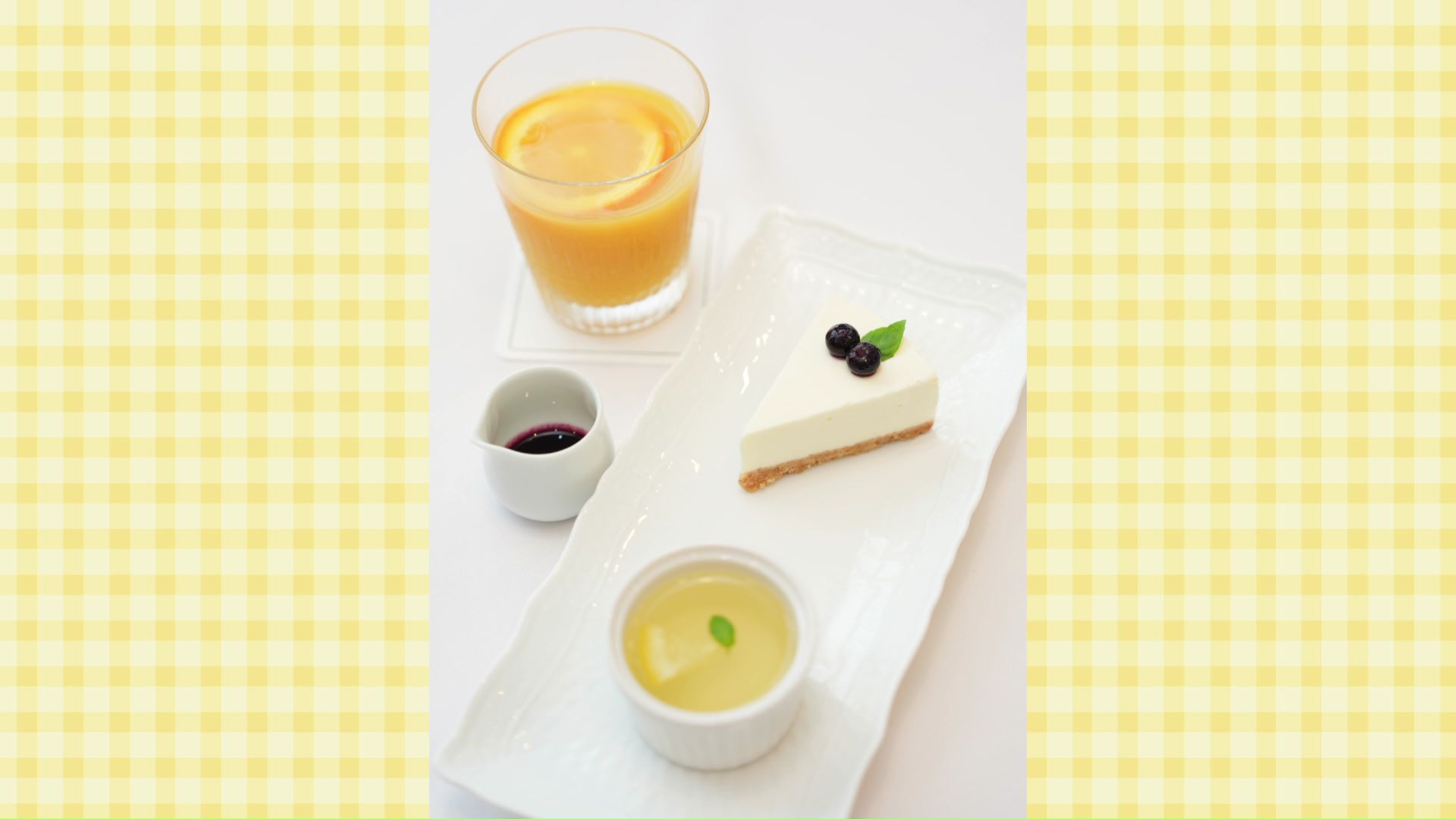 藤井王位が選んだ「レアチーズケーキとレモンゼリー」（提供：日本将棋連盟）
