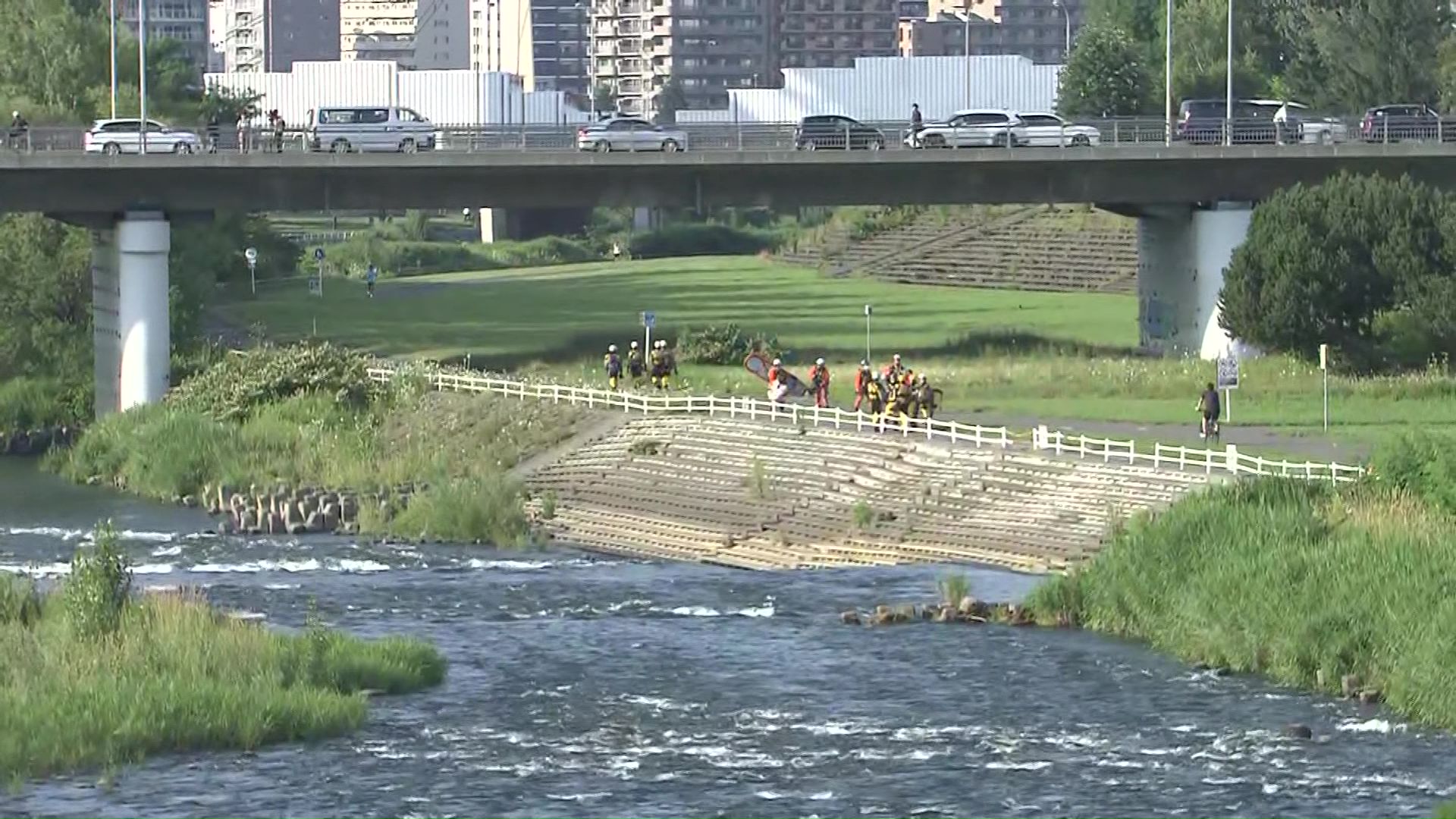7月24日、札幌市の豊平川で中学生2人が川に流された