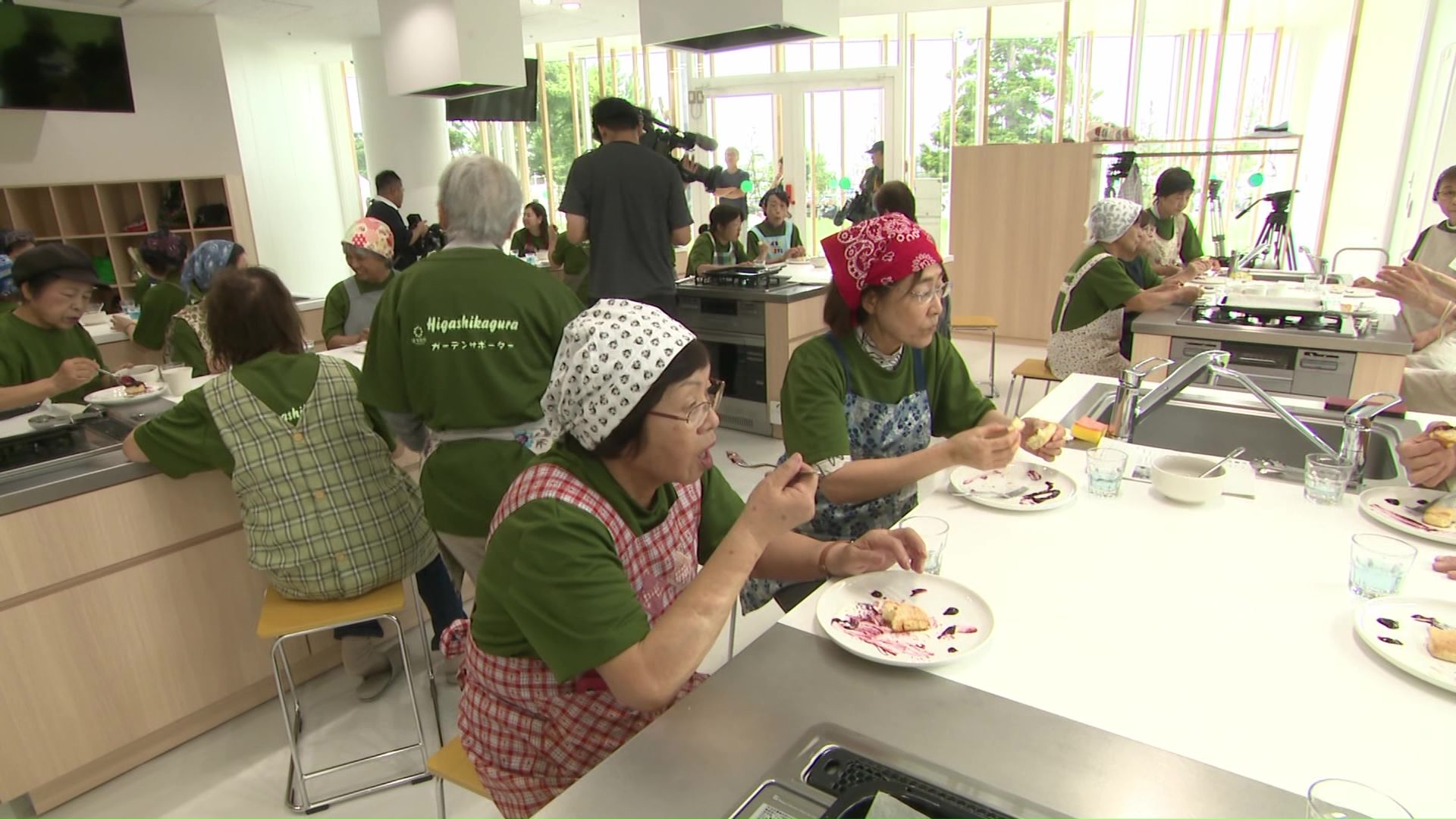 作業後も交流を深める