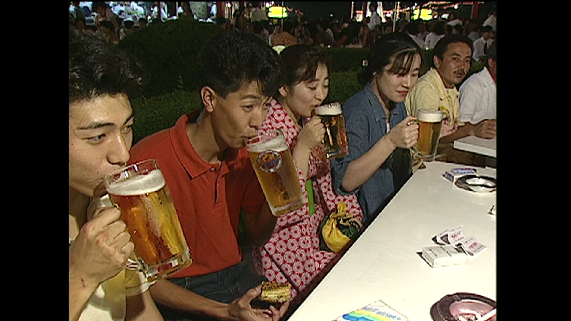 午後10時までだったビアガーデンも現在は午後9時までに