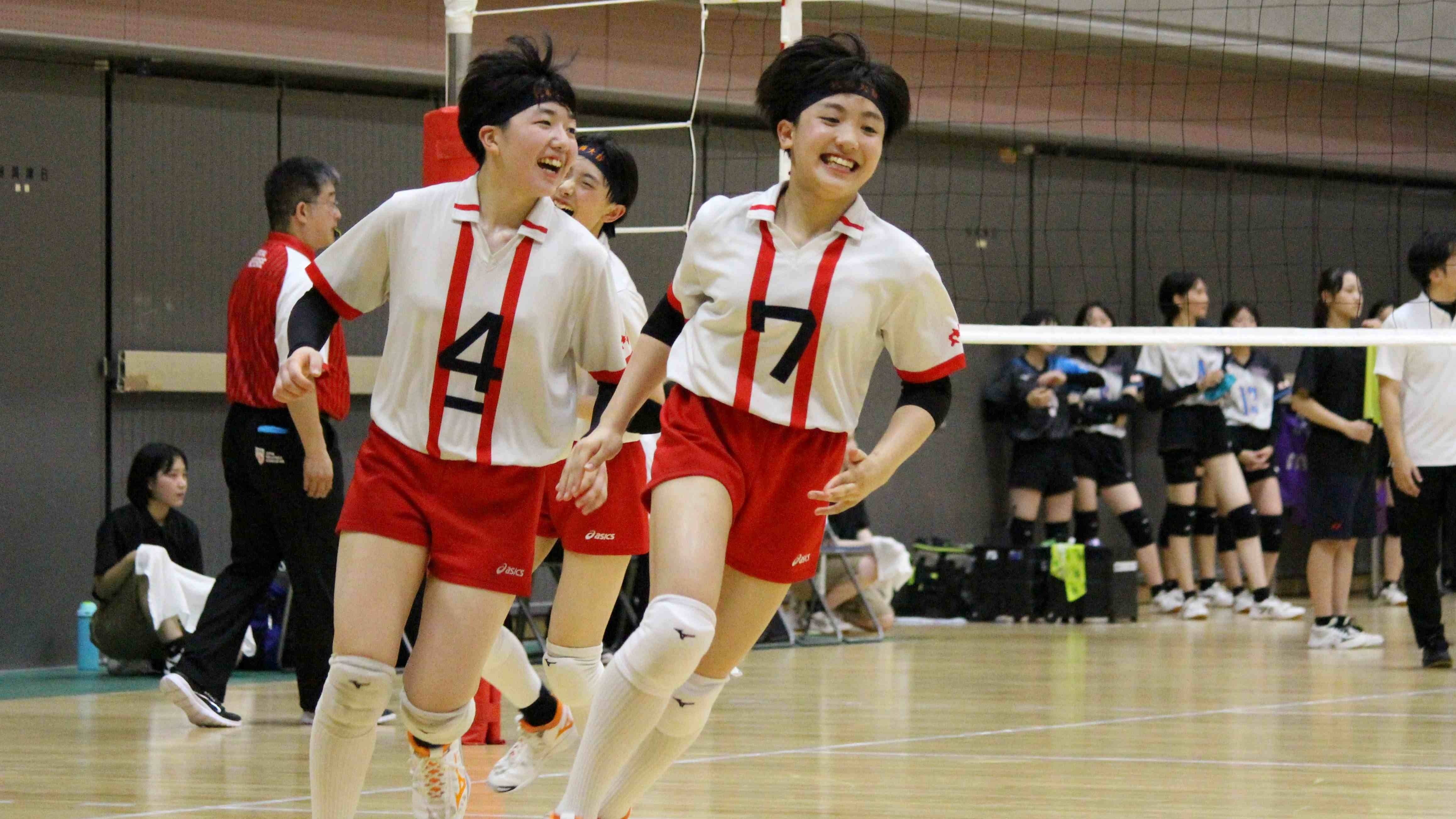 札幌大谷中・梅木穂希花キャプテン(3年・左)と三上芹果選手(3年・右)