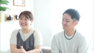 写真＝夫の政春さんと対話を重ねた