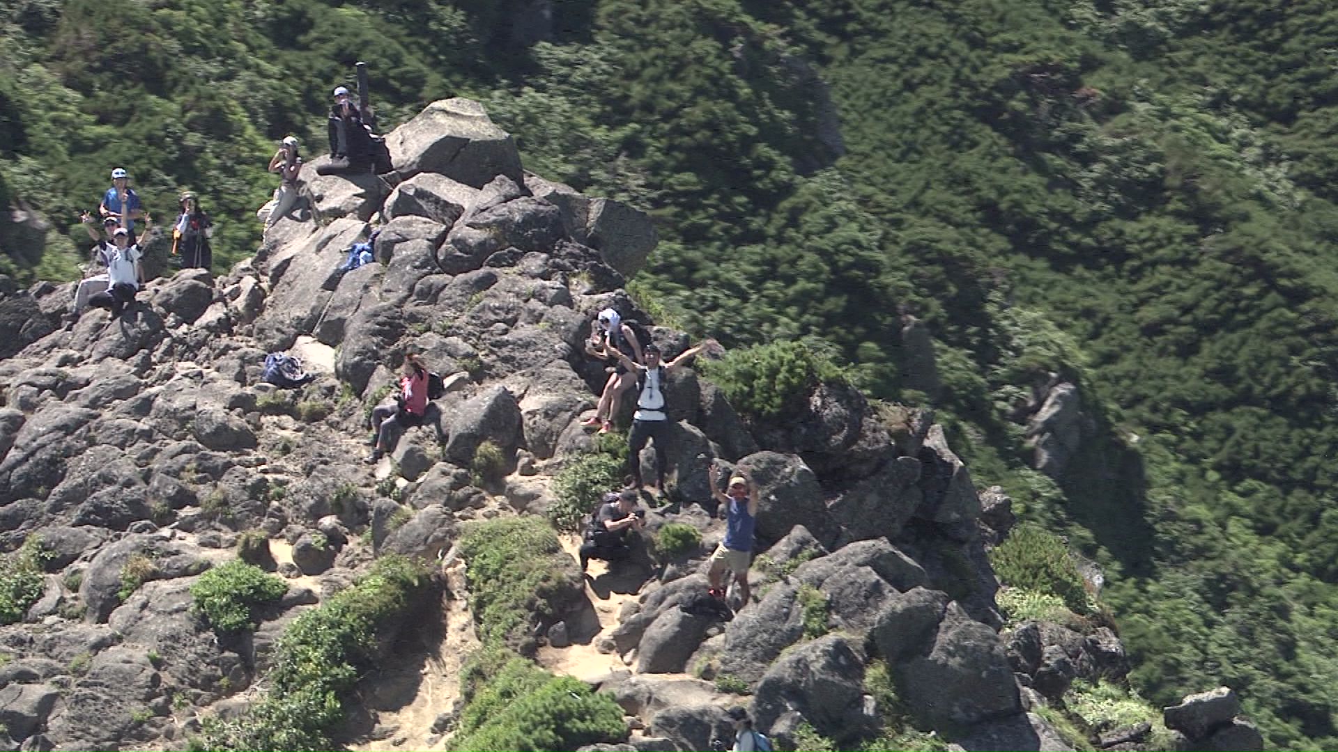 登山客でにぎわう羊蹄山