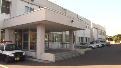 事故の状況を調べている北海道警伊達署