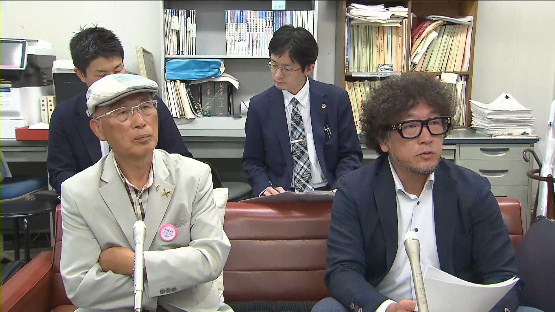 会見する池上氏と中村弁護士