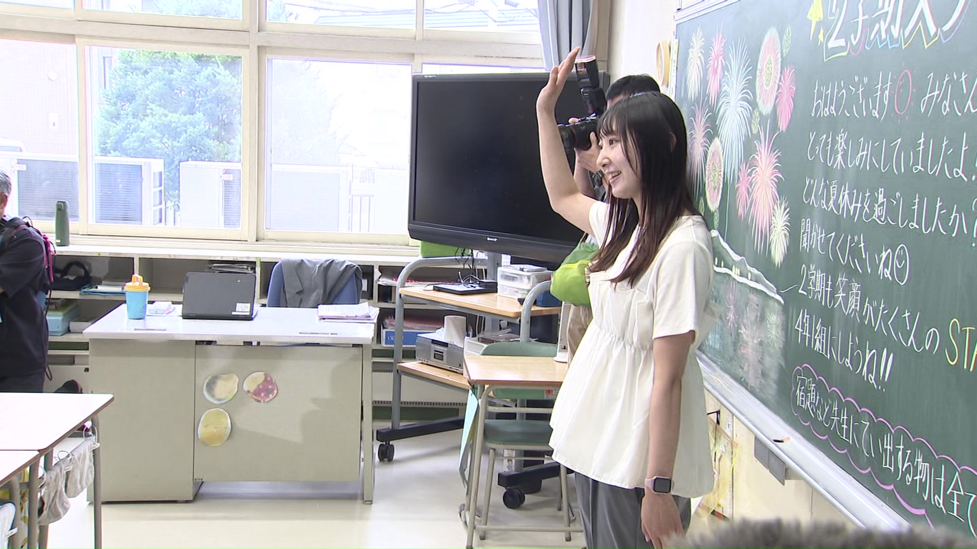 子どもたちに問いかける先生