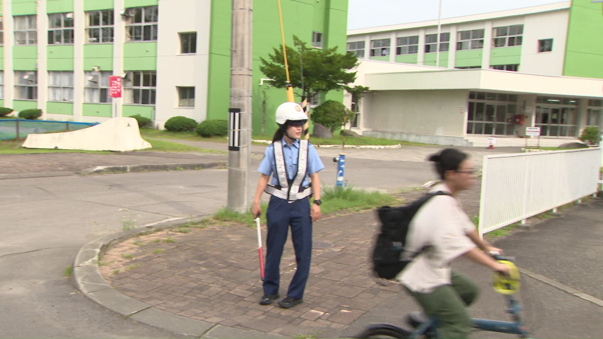 自転車の安全運転を呼びかける