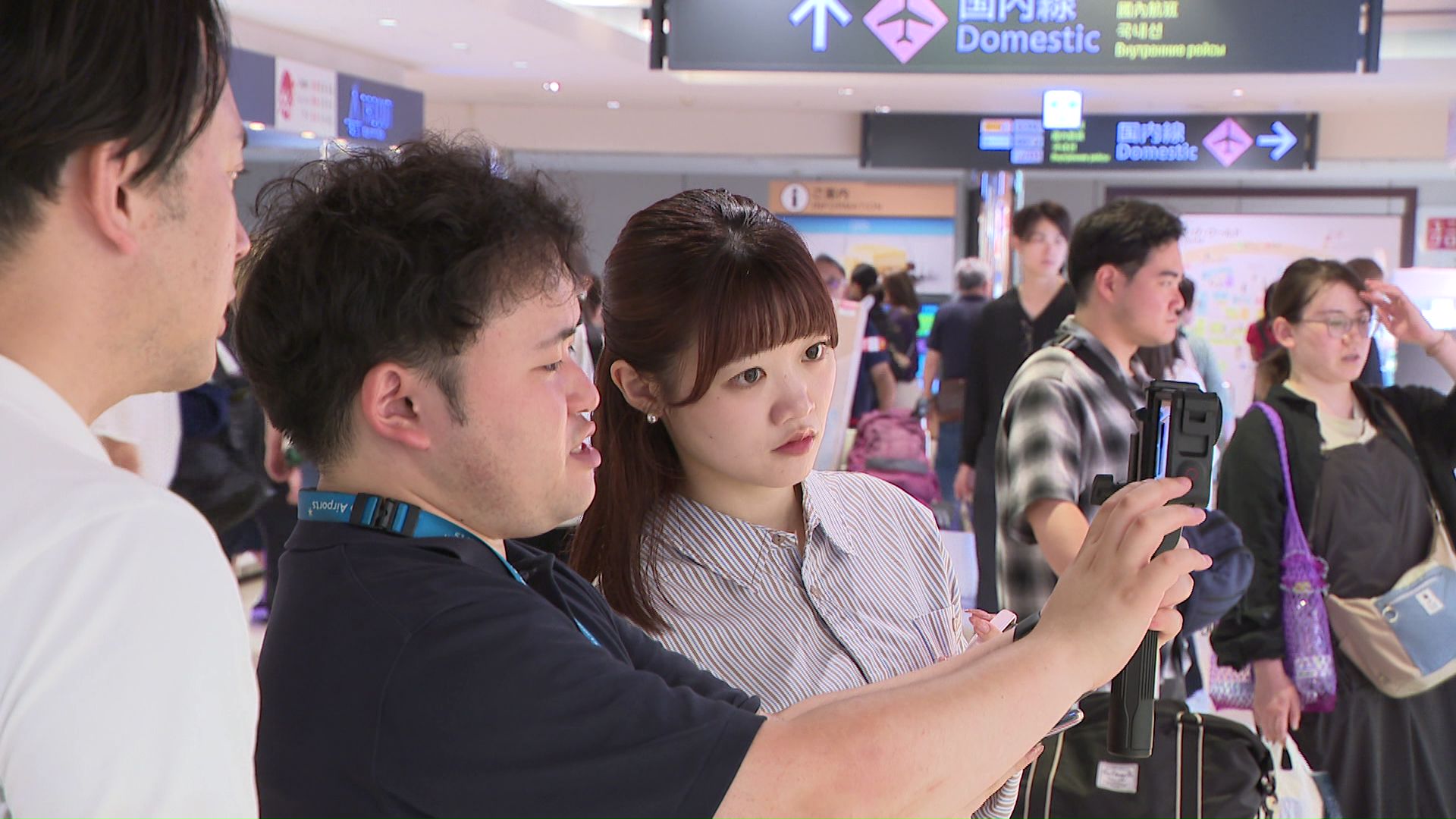 新千歳空港の魅力発信へ向けて奮闘する若手社員