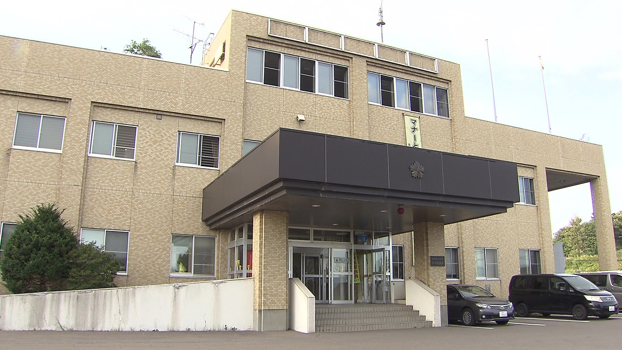 海水浴場で男性が死亡した事故を捜査する北海道警余市署