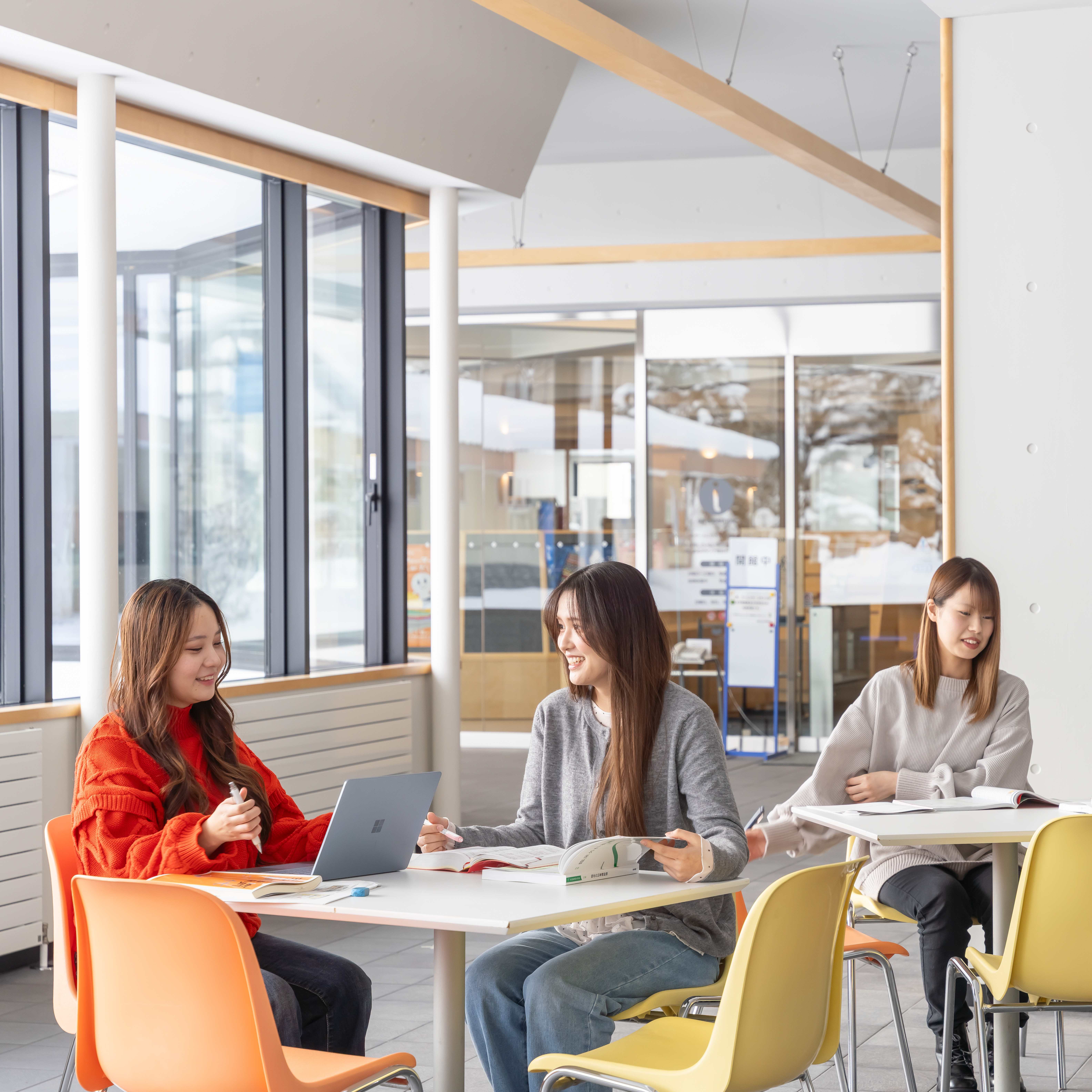 大学の構内（提供：名寄市立大学）