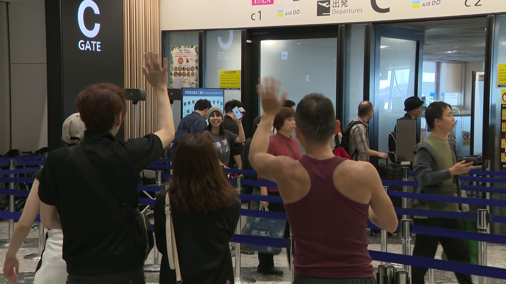 航空各社の連休最終日の羽田空港への便は、ほぼ満席状態