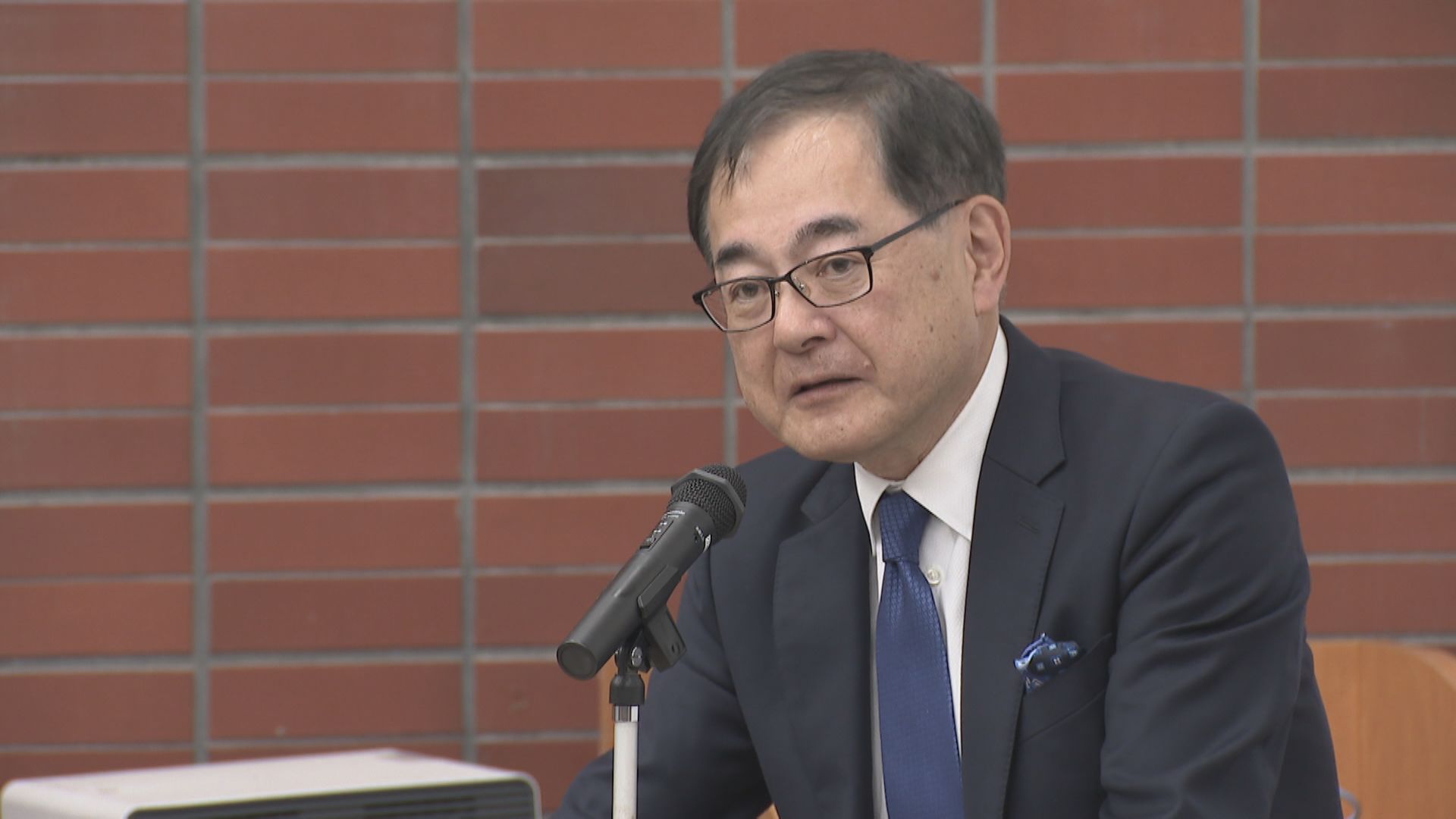 北海道大学の宝金清博総長
