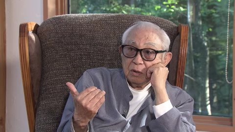 インタビューに応じる倉本聰さん(2025年)
