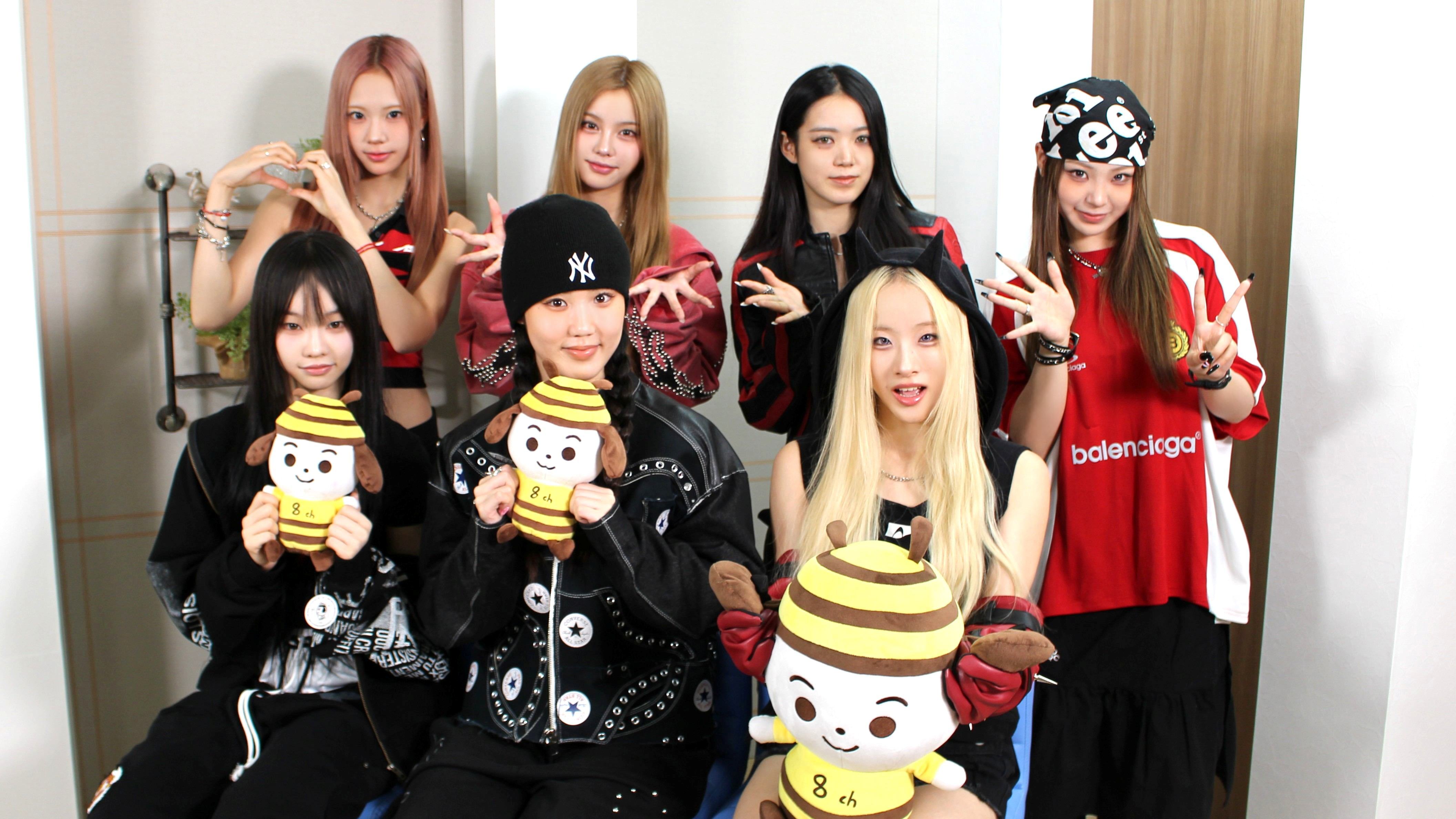 H//PE Princess 前列左から、ドイ、ニコ、YSY、後列左からスジン、ユジュ、ココ、リノ