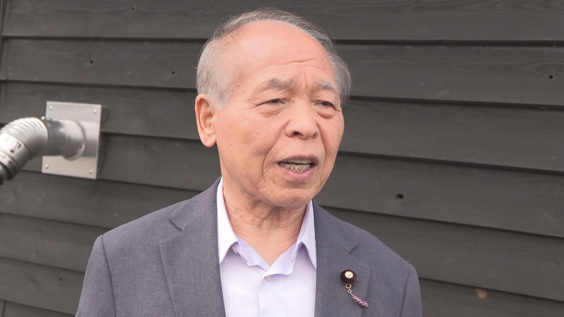 簗大臣を一喝した鈴木宗男参院議員（8月）
