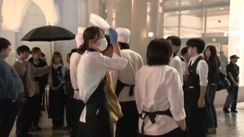 客や従業員が一斉に避難