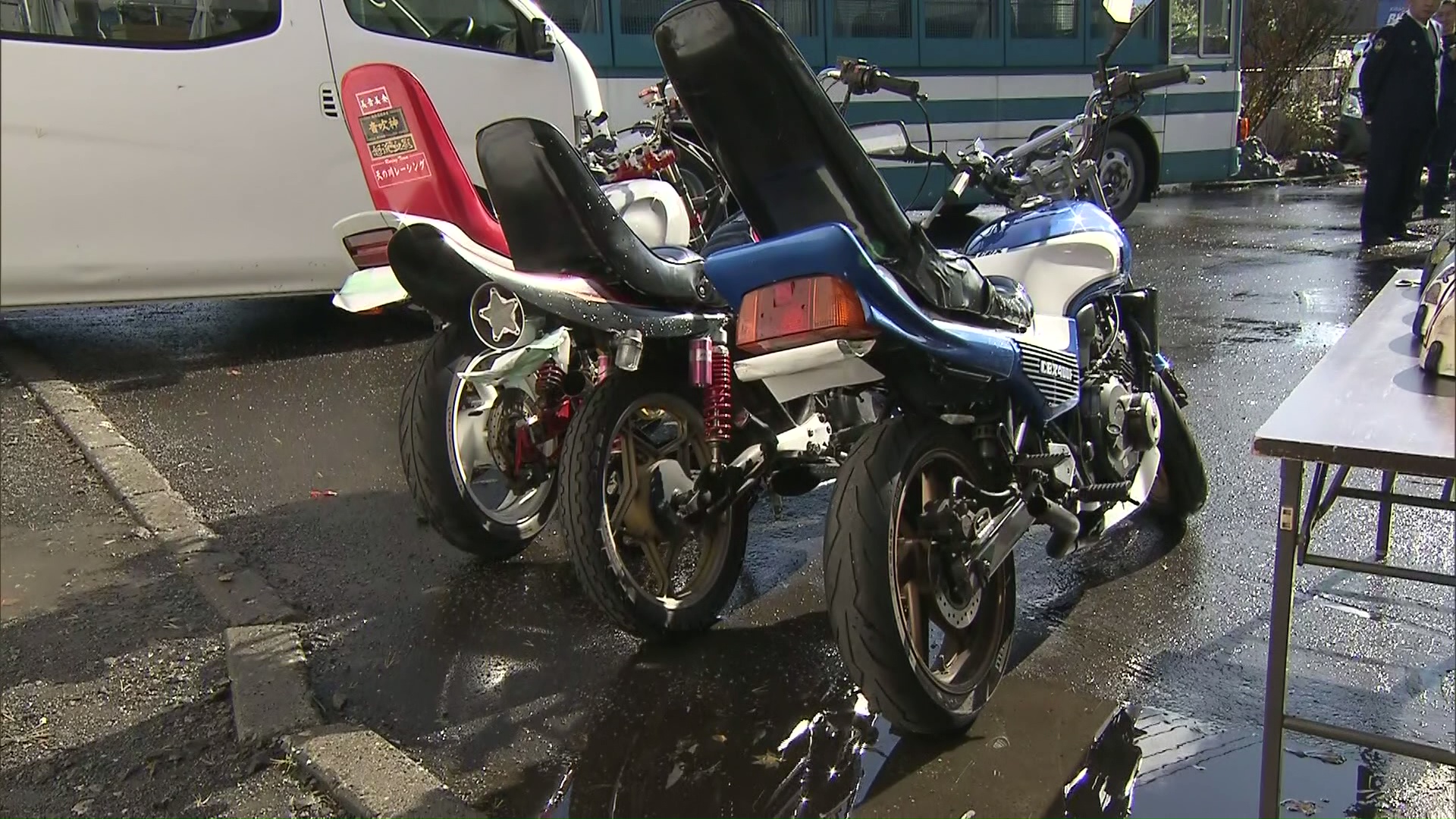 違法改造されたバイクで暴走か