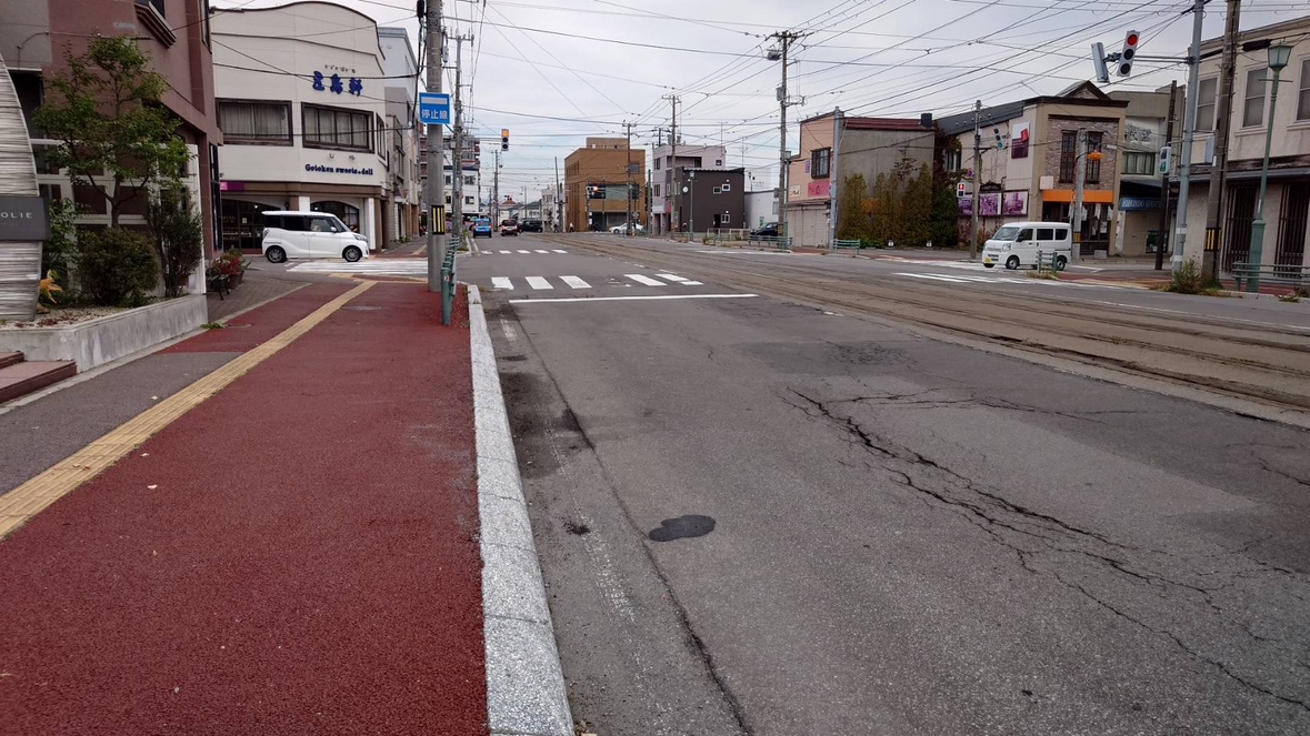 「お金を払わないで突き飛ばされて逃げた」タクシー代3200円支払わず逃走→歩道上で寝ているところを発見→逮捕の67歳男は黙秘〈北海道函館市〉
