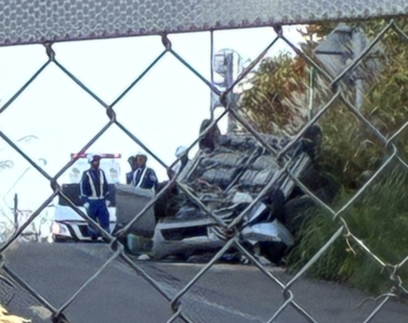 【乗用車横転→運転手が一時意識不明に】札樽道手稲IC出口付近で乗用車が衝突し横転－運転の47歳男性が意識不明に…搬送中に意識取り戻す〈札幌市手稲区〉