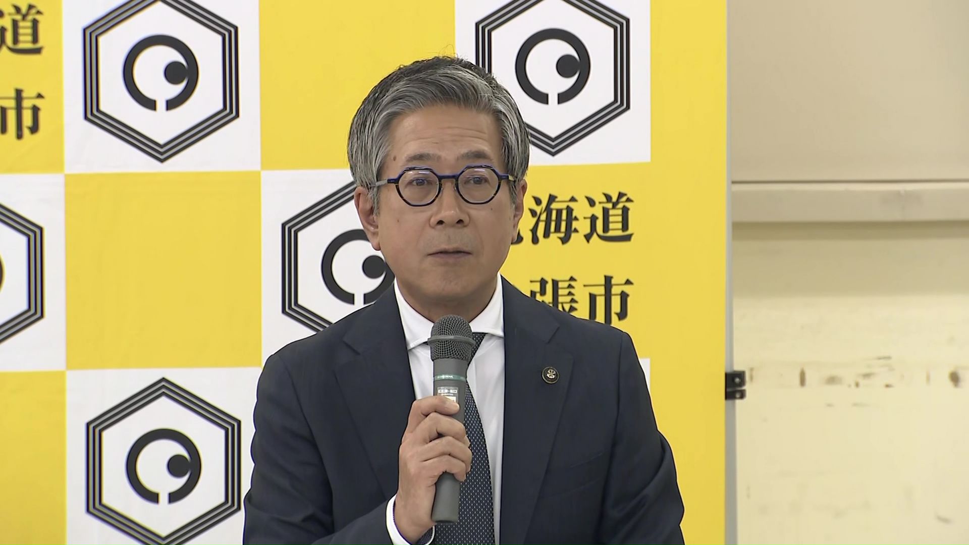 街づくりへの思いを語る厚谷司夕張市長